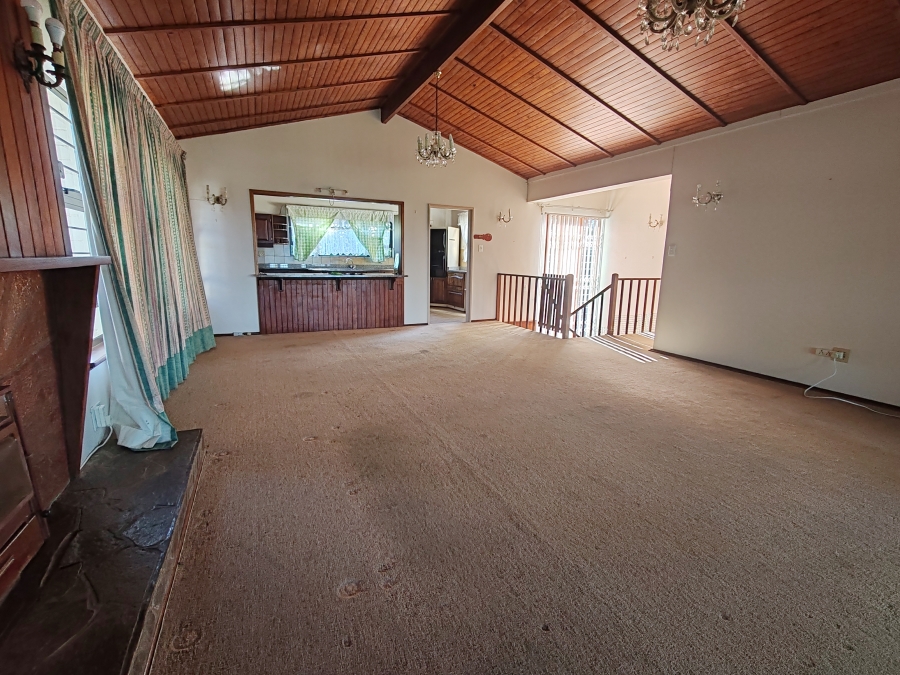 5 Bedroom Property for Sale in St Michaels On Sea KwaZulu-Natal