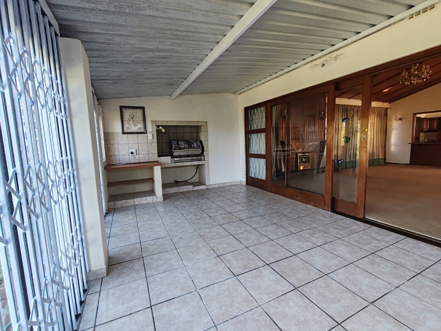 5 Bedroom Property for Sale in St Michaels On Sea KwaZulu-Natal