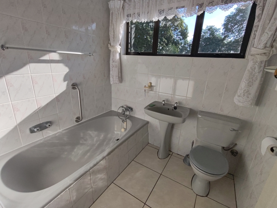 5 Bedroom Property for Sale in St Michaels On Sea KwaZulu-Natal