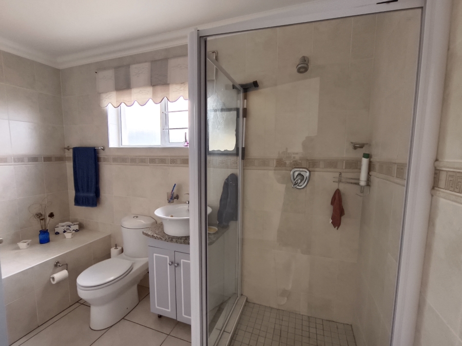 3 Bedroom Property for Sale in Uvongo KwaZulu-Natal