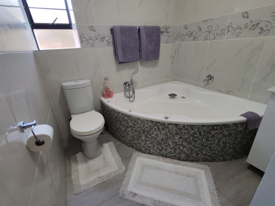 3 Bedroom Property for Sale in Manaba Beach KwaZulu-Natal