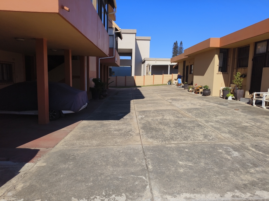 4 Bedroom Property for Sale in St Michaels On Sea KwaZulu-Natal