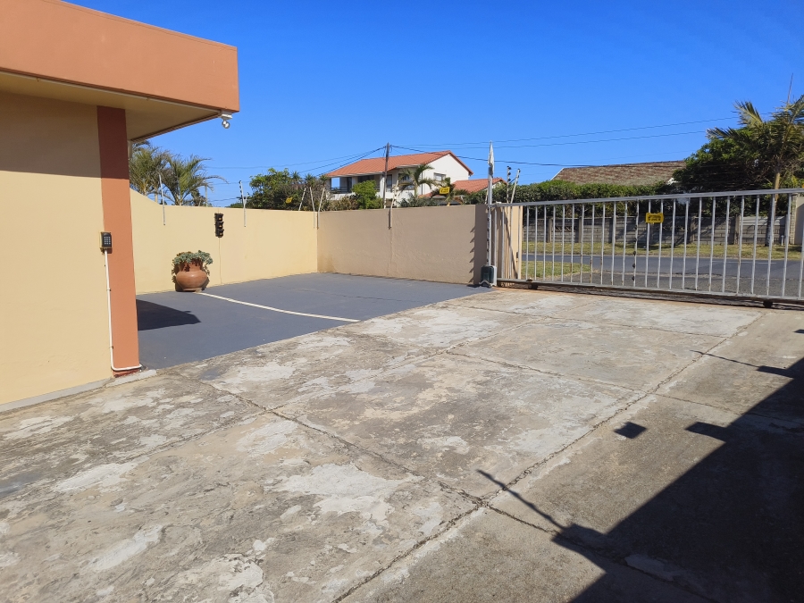 4 Bedroom Property for Sale in St Michaels On Sea KwaZulu-Natal