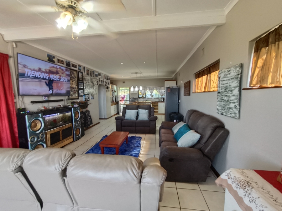 4 Bedroom Property for Sale in Beacon Rocks KwaZulu-Natal