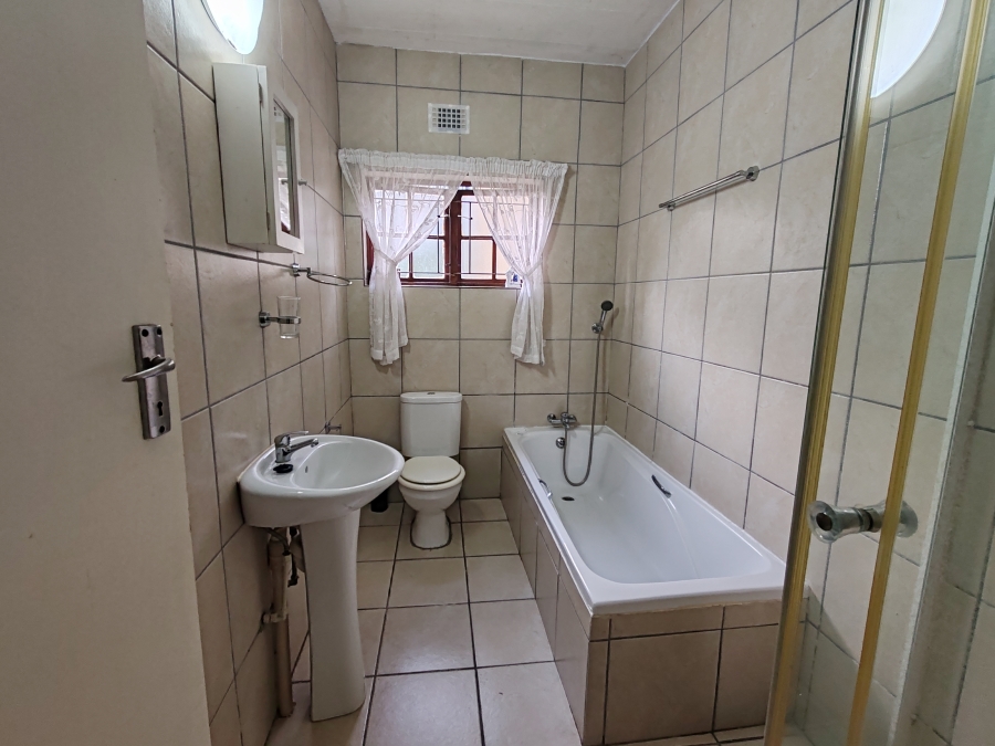 2 Bedroom Property for Sale in Rennies Beach KwaZulu-Natal