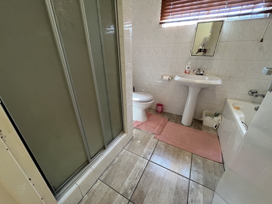 3 Bedroom Property for Sale in Uvongo Beach KwaZulu-Natal