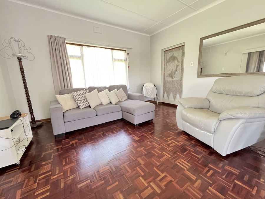 2 Bedroom Property for Sale in Uvongo KwaZulu-Natal