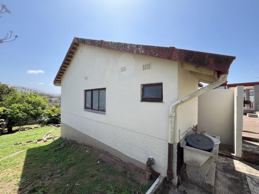 2 Bedroom Property for Sale in Uvongo KwaZulu-Natal