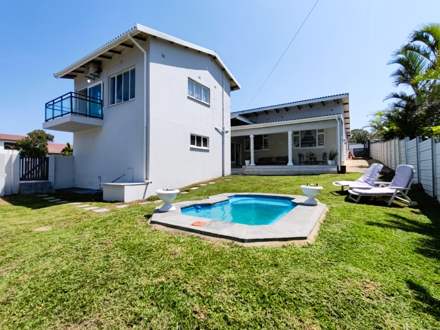 5 Bedroom Property for Sale in Uvongo KwaZulu-Natal