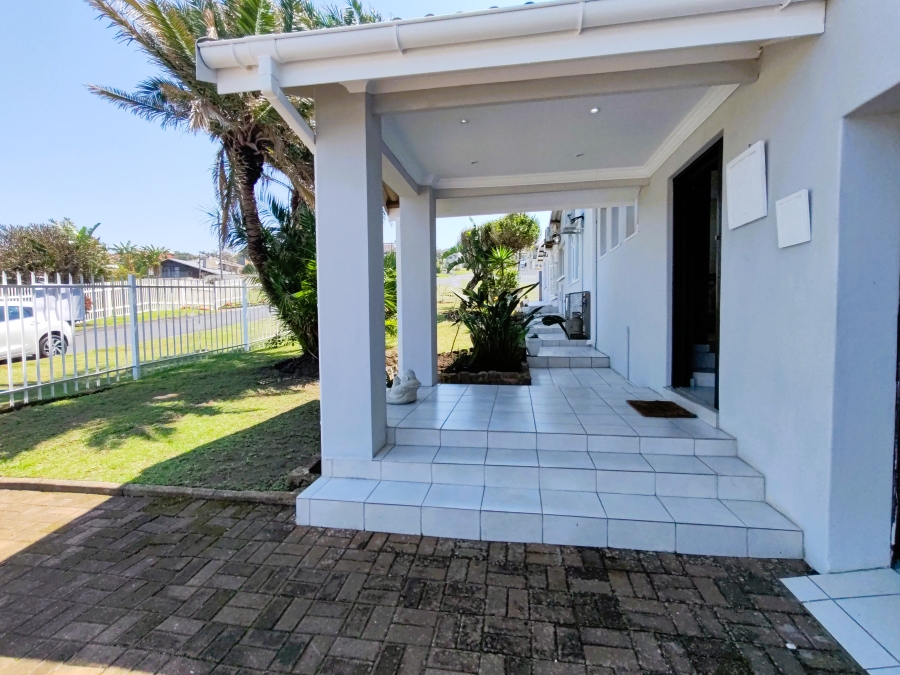 5 Bedroom Property for Sale in Uvongo KwaZulu-Natal