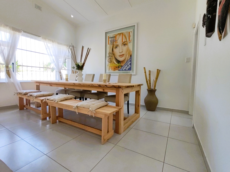 5 Bedroom Property for Sale in Uvongo KwaZulu-Natal