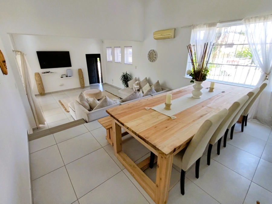 5 Bedroom Property for Sale in Uvongo KwaZulu-Natal