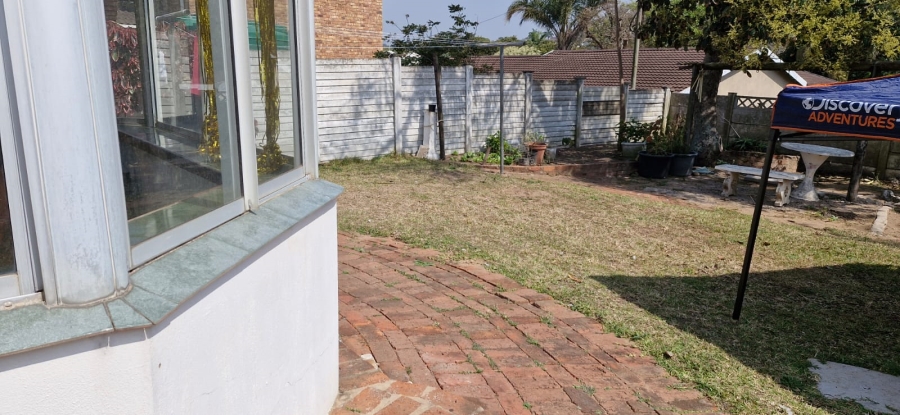 2 Bedroom Property for Sale in Uvongo KwaZulu-Natal