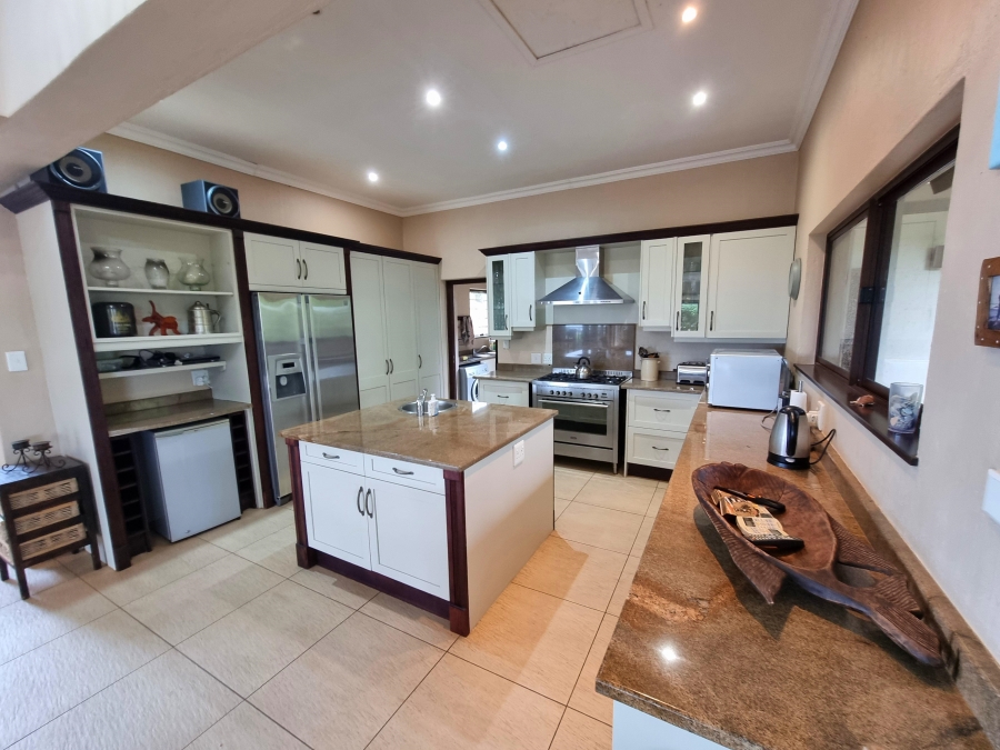 5 Bedroom Property for Sale in Leisure Bay KwaZulu-Natal