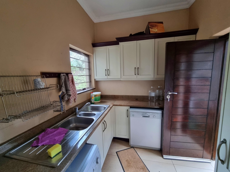 5 Bedroom Property for Sale in Leisure Bay KwaZulu-Natal