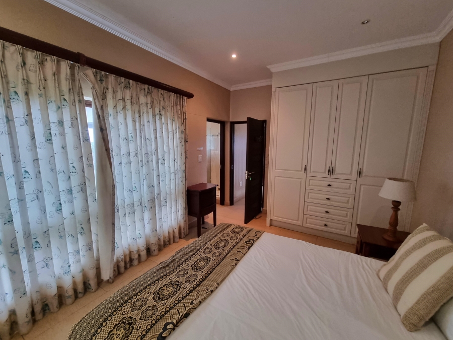 5 Bedroom Property for Sale in Leisure Bay KwaZulu-Natal