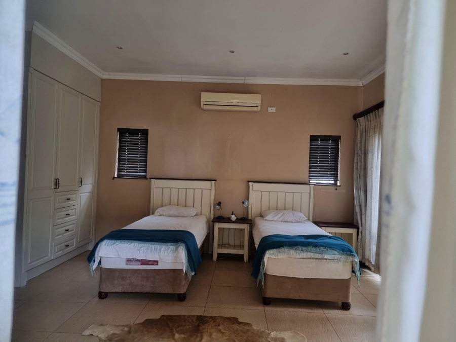 5 Bedroom Property for Sale in Leisure Bay KwaZulu-Natal