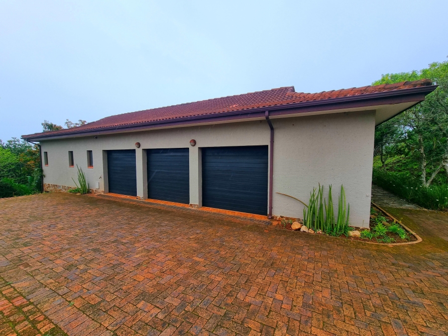 5 Bedroom Property for Sale in Leisure Bay KwaZulu-Natal