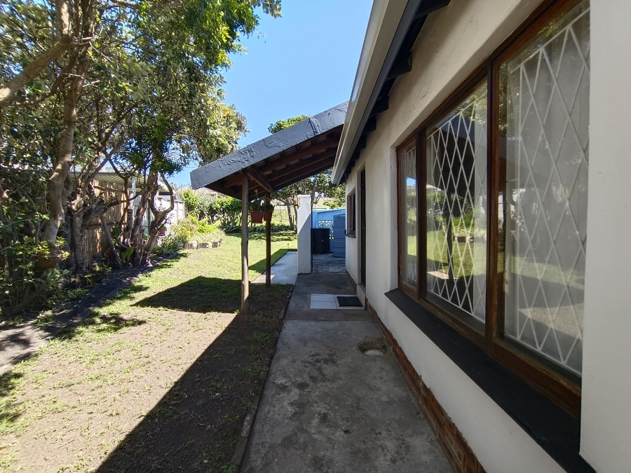 4 Bedroom Property for Sale in Uvongo Beach KwaZulu-Natal