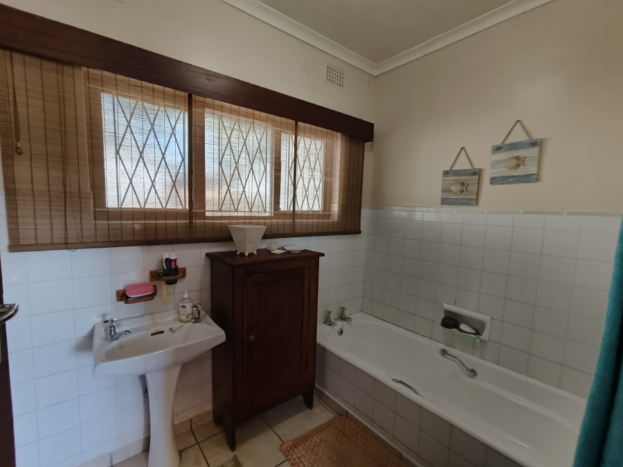 4 Bedroom Property for Sale in Uvongo Beach KwaZulu-Natal