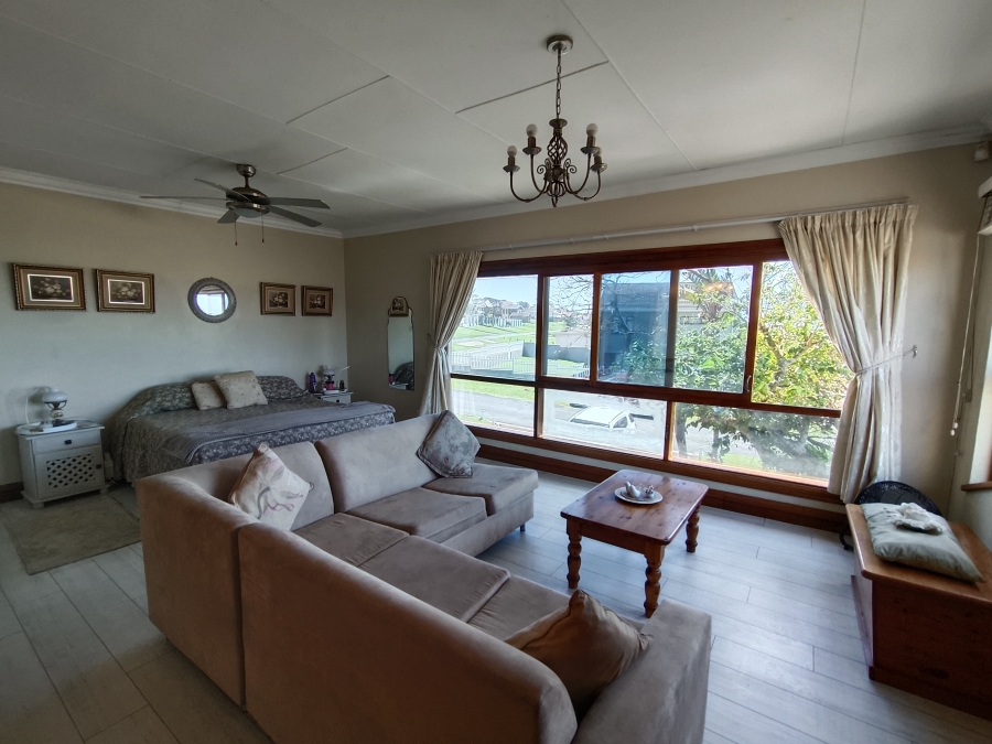 4 Bedroom Property for Sale in Uvongo Beach KwaZulu-Natal