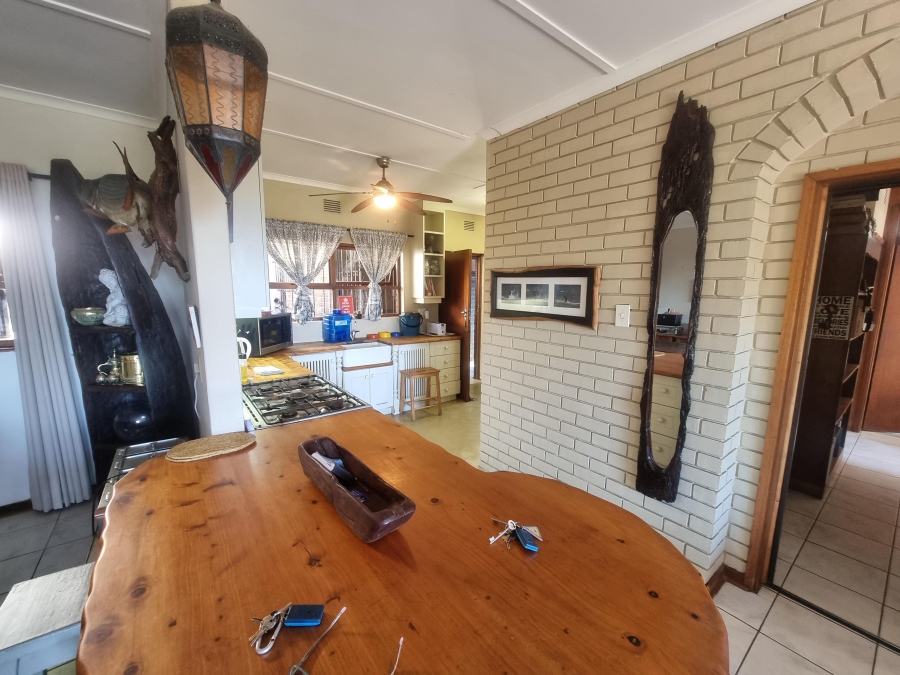 8 Bedroom Property for Sale in Anerley KwaZulu-Natal