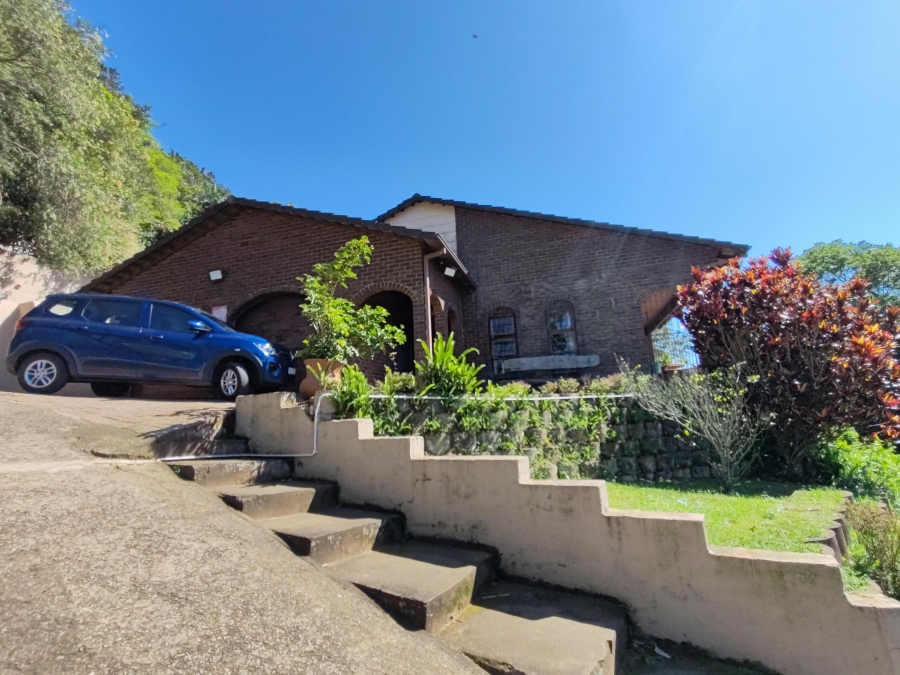 8 Bedroom Property for Sale in Anerley KwaZulu-Natal