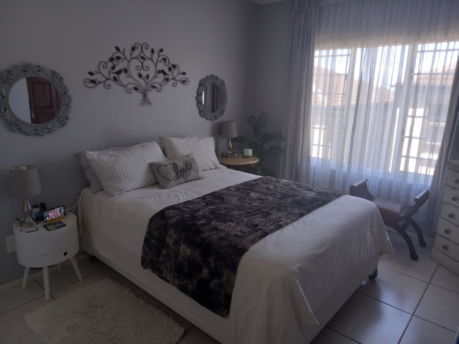 2 Bedroom Property for Sale in Uvongo KwaZulu-Natal