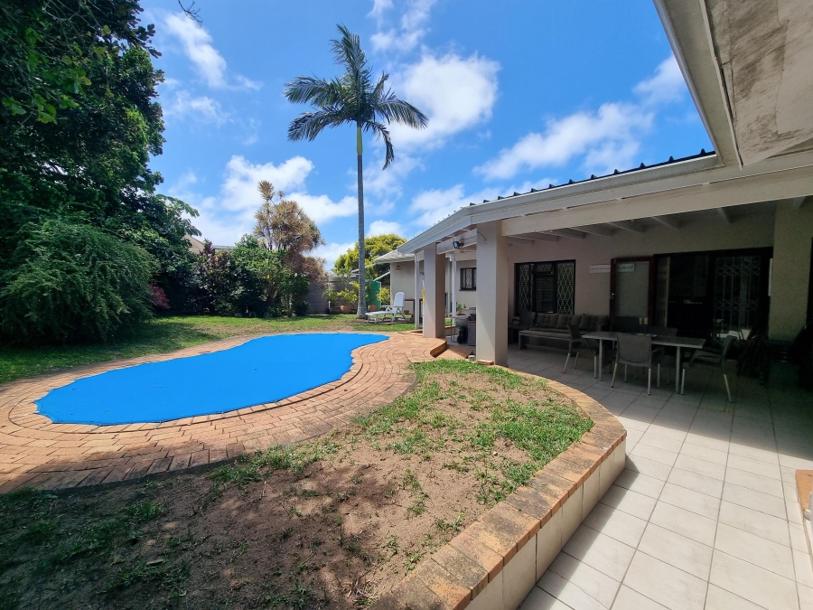 5 Bedroom Property for Sale in Uvongo KwaZulu-Natal