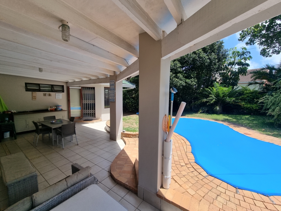 5 Bedroom Property for Sale in Uvongo KwaZulu-Natal