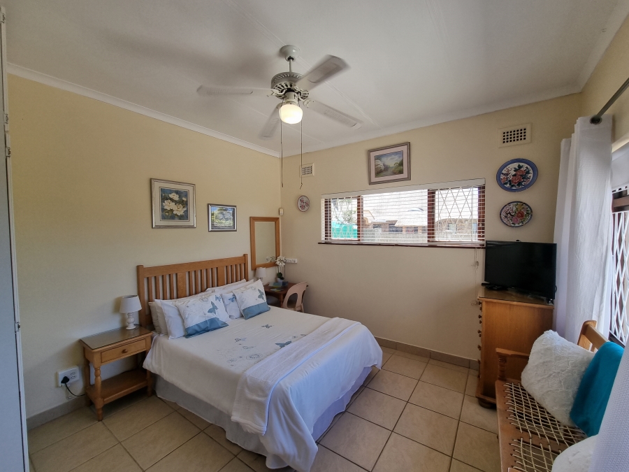 5 Bedroom Property for Sale in Uvongo KwaZulu-Natal