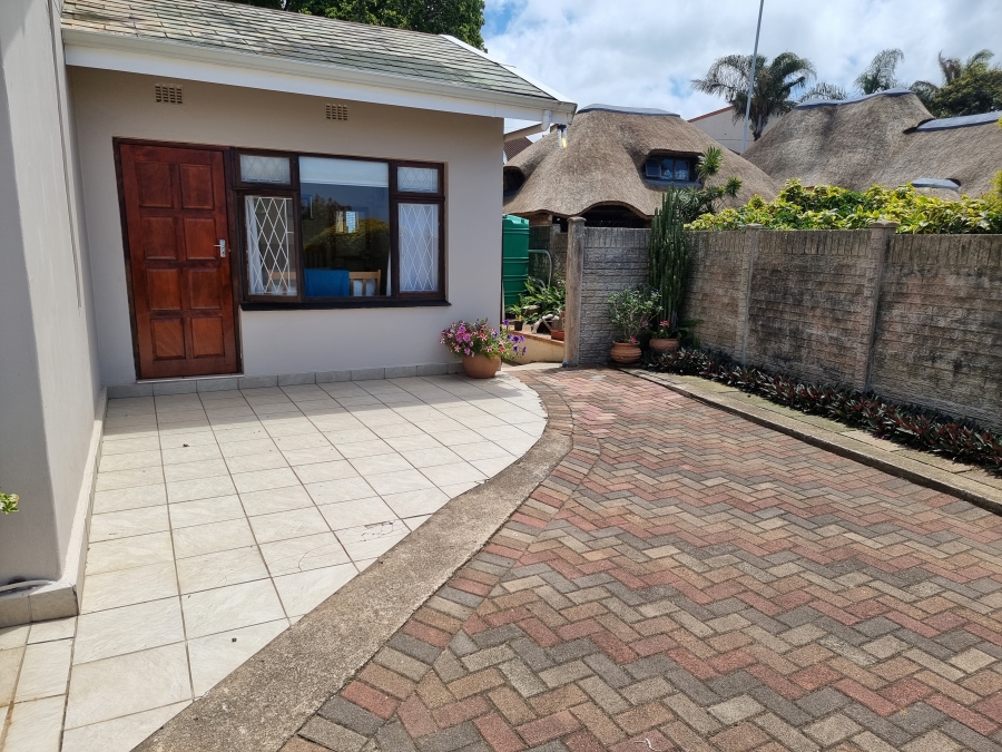 5 Bedroom Property for Sale in Uvongo KwaZulu-Natal