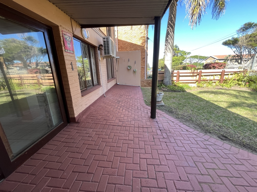 2 Bedroom Property for Sale in Uvongo Beach KwaZulu-Natal