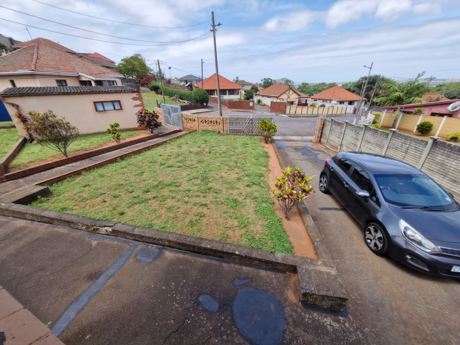 To Let 3 Bedroom Property for Rent in Montclair KwaZulu-Natal