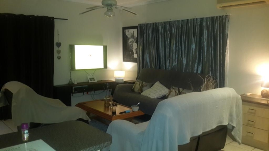 To Let 2 Bedroom Property for Rent in Cowies Hill KwaZulu-Natal