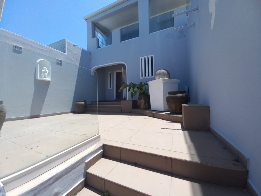 To Let 5 Bedroom Property for Rent in Umhlanga KwaZulu-Natal