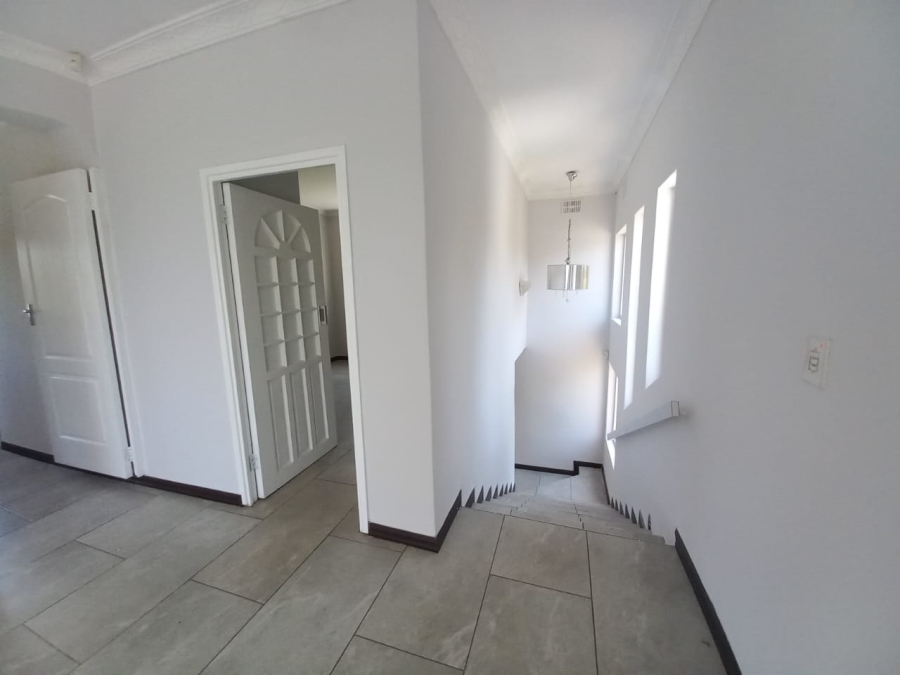 To Let 5 Bedroom Property for Rent in Umhlanga KwaZulu-Natal