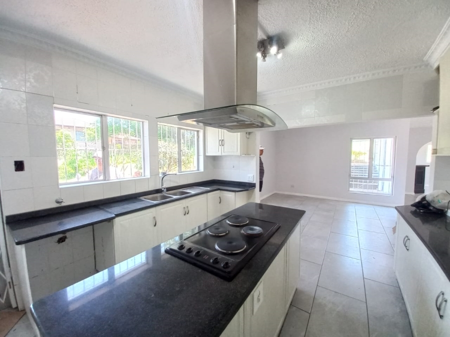 To Let 5 Bedroom Property for Rent in Umhlanga KwaZulu-Natal