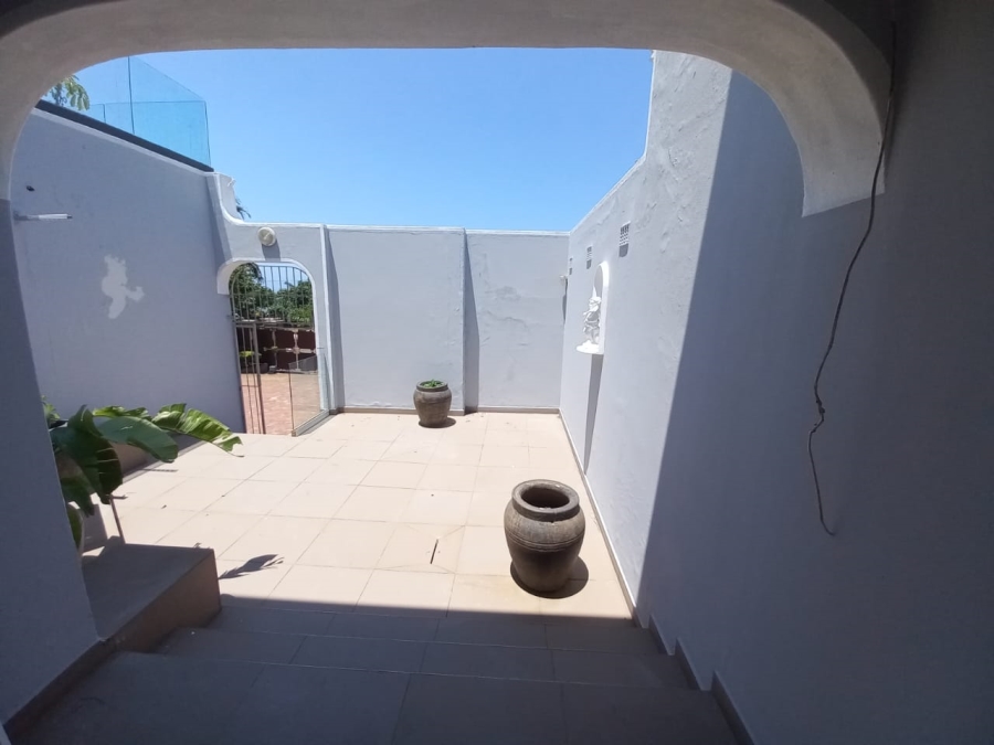 To Let 5 Bedroom Property for Rent in Umhlanga KwaZulu-Natal