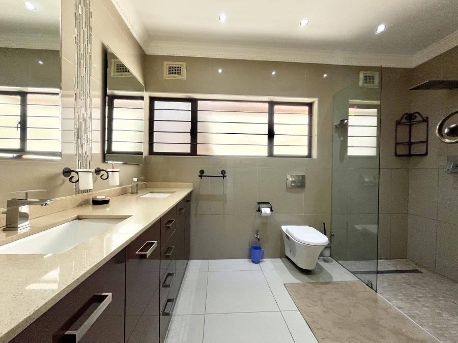 7 Bedroom Property for Sale in Ballito Central KwaZulu-Natal