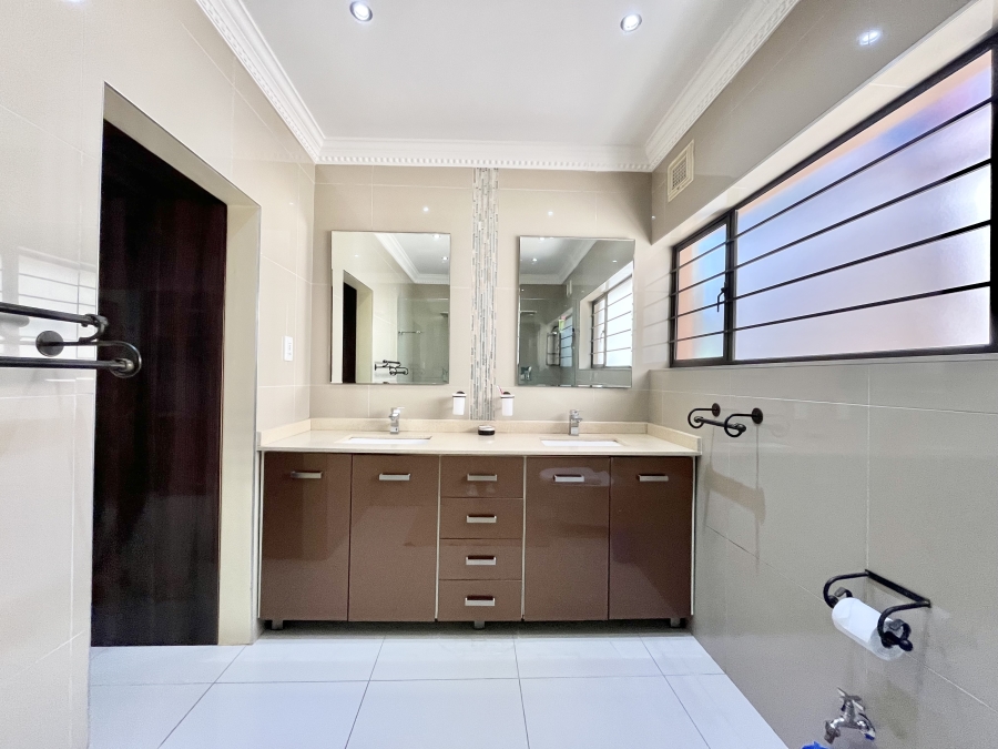 7 Bedroom Property for Sale in Ballito Central KwaZulu-Natal