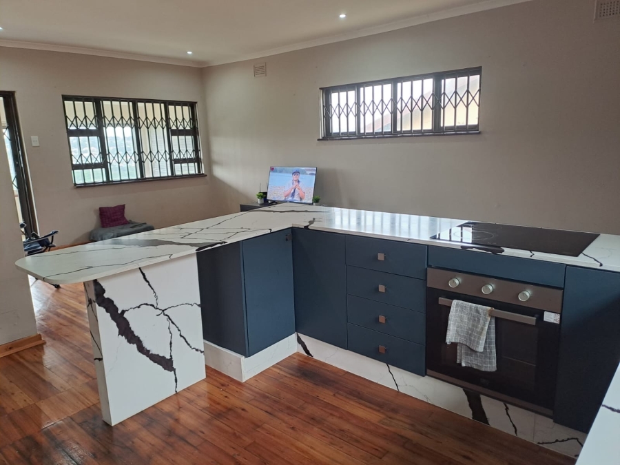 To Let 3 Bedroom Property for Rent in Brighton Beach KwaZulu-Natal