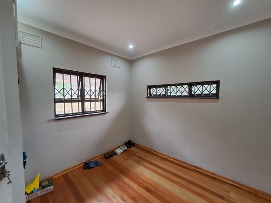 To Let 3 Bedroom Property for Rent in Brighton Beach KwaZulu-Natal