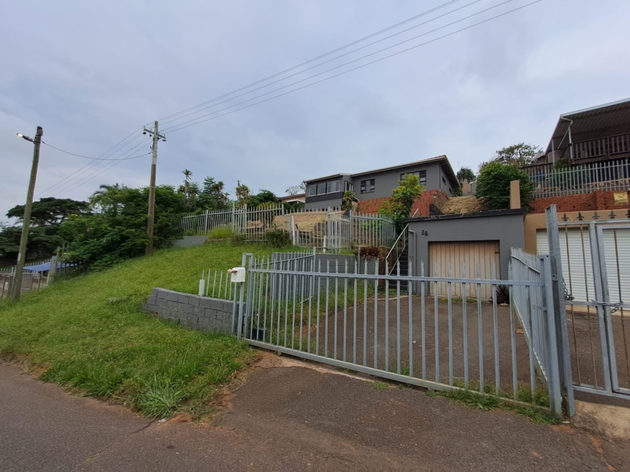 To Let 3 Bedroom Property for Rent in Brighton Beach KwaZulu-Natal