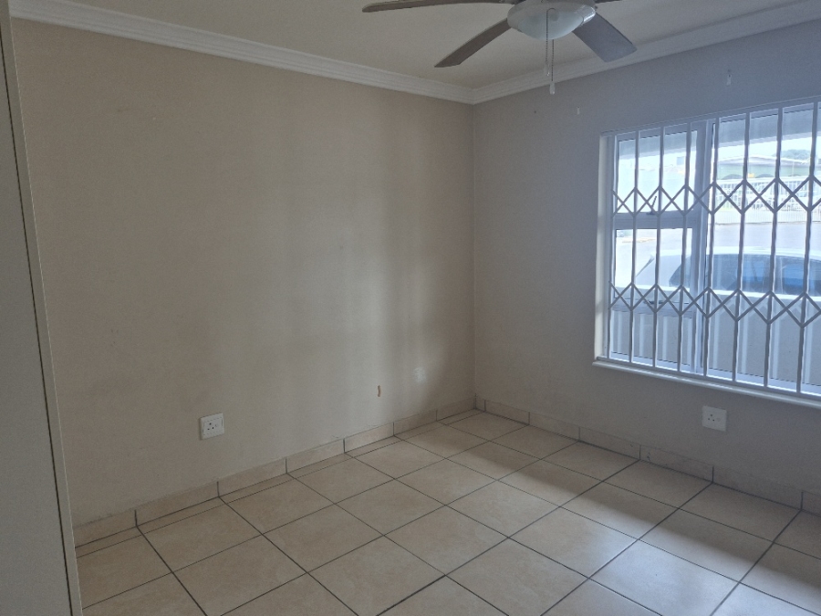 To Let 3 Bedroom Property for Rent in St Michaels On Sea KwaZulu-Natal