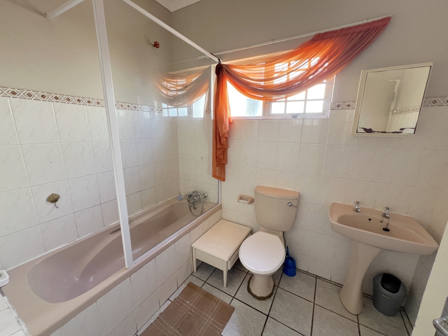 2 Bedroom Property for Sale in Manaba Beach KwaZulu-Natal