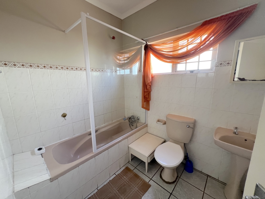 2 Bedroom Property for Sale in Manaba Beach KwaZulu-Natal