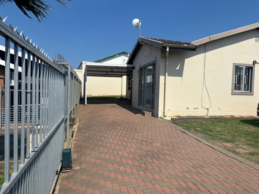 3 Bedroom Property for Sale in Sunford KwaZulu-Natal