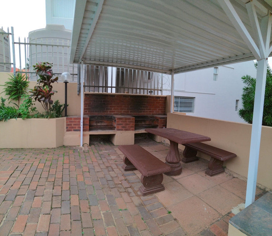 2 Bedroom Property for Sale in Uvongo KwaZulu-Natal