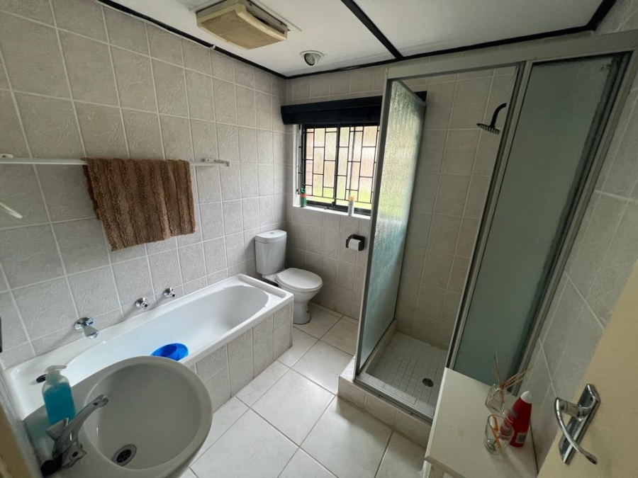 3 Bedroom Property for Sale in Uvongo Beach KwaZulu-Natal